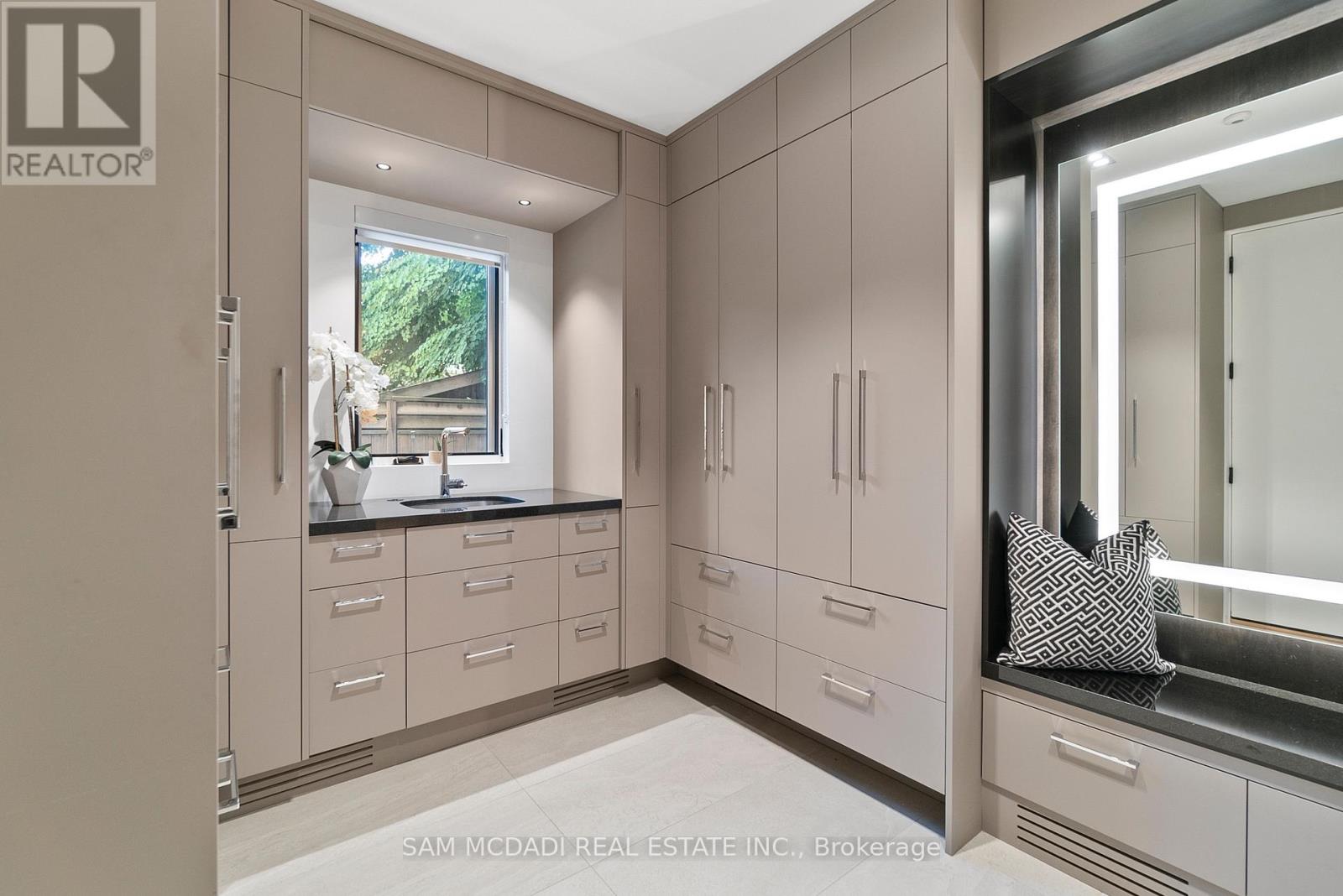 Photo 14 of 2488 Lakeshore Road E, Oakville ON