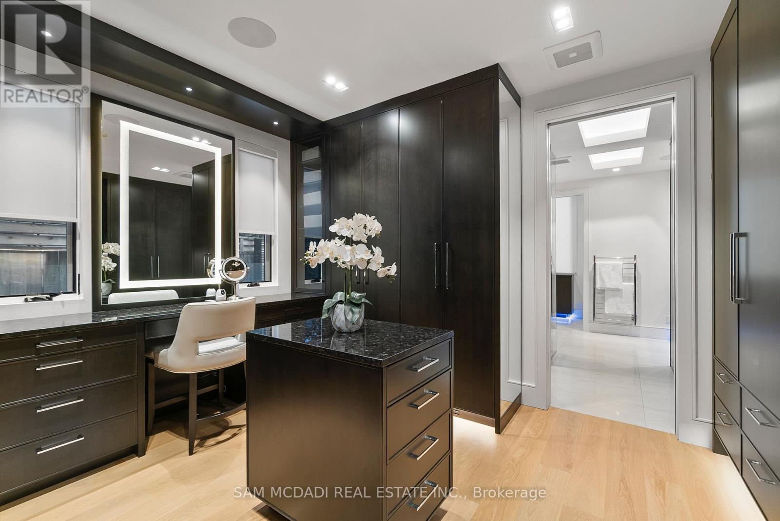Photo 12 of 2488 Lakeshore Road E, Oakville ON