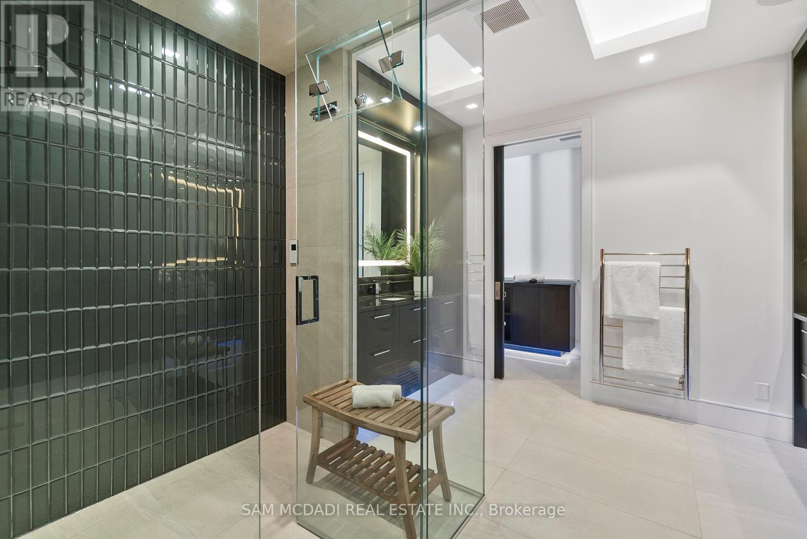 Photo 29 of 2488 Lakeshore Road E, Oakville ON