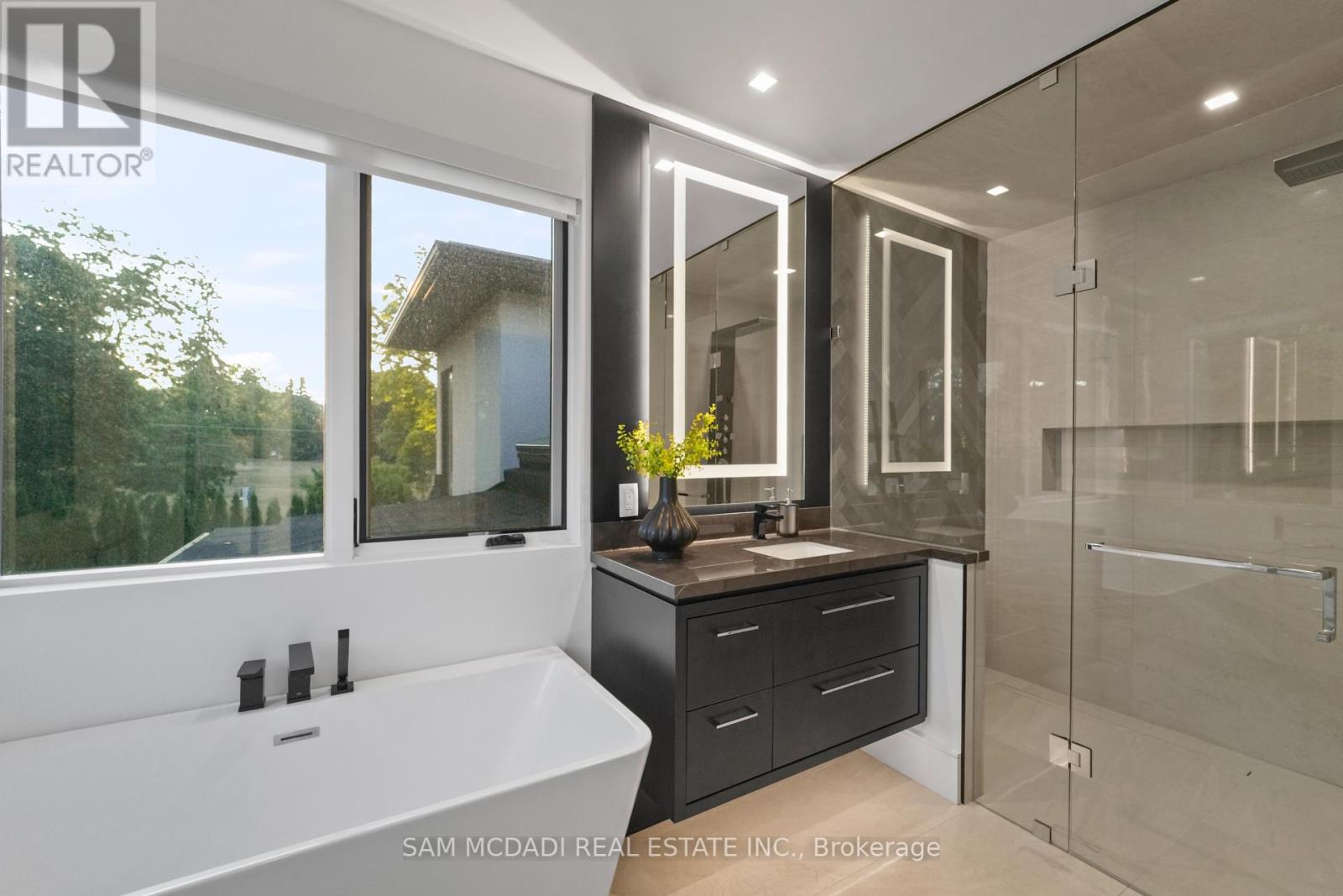 Photo 8 of 2488 Lakeshore Road E, Oakville ON
