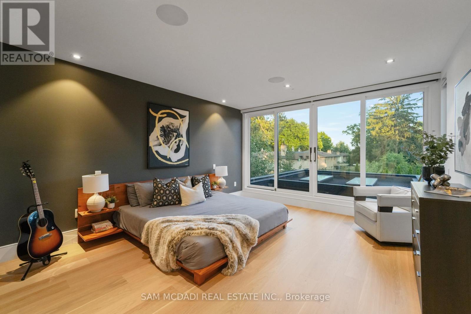 Photo 37 of 2488 Lakeshore Road E, Oakville ON