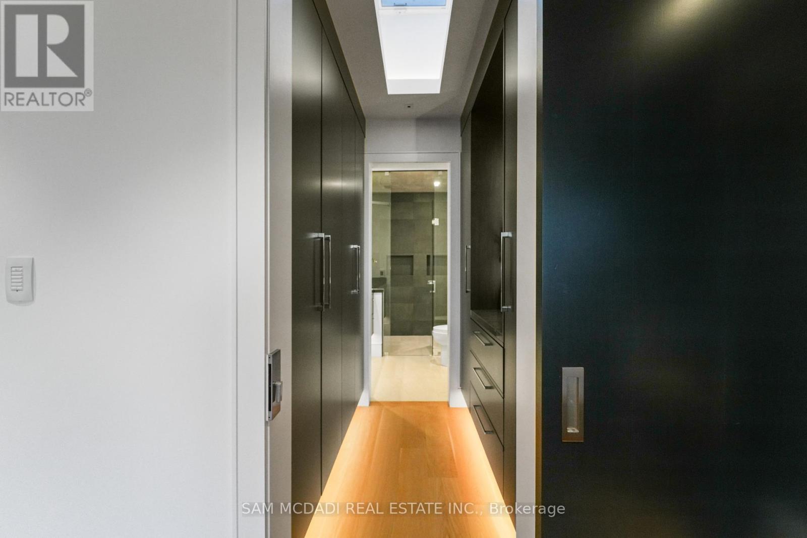 Photo 2 of 2488 Lakeshore Road E, Oakville ON