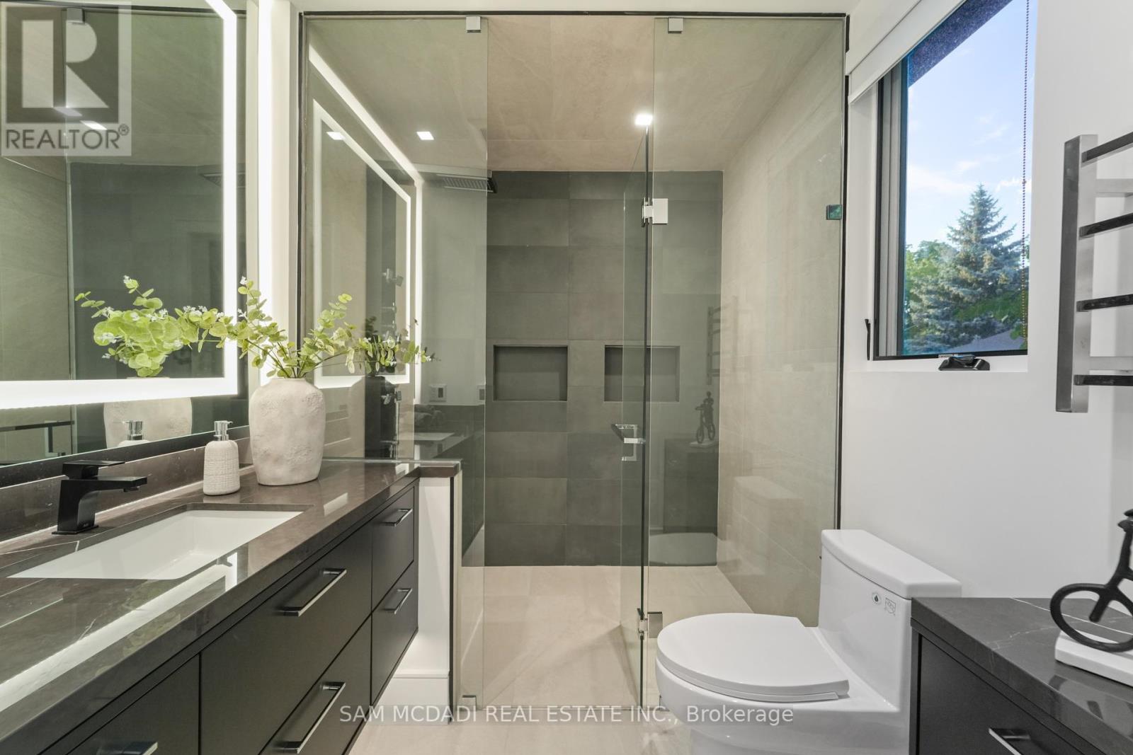 Photo 10 of 2488 Lakeshore Road E, Oakville ON