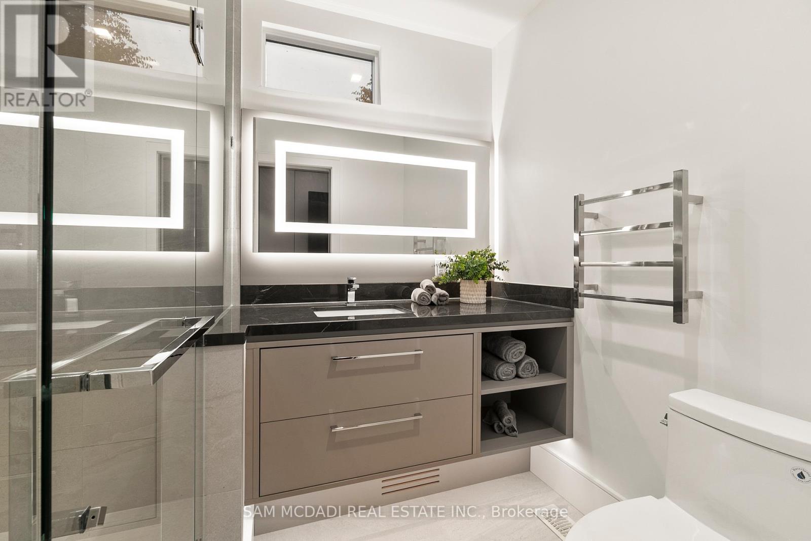 Photo 9 of 2488 Lakeshore Road E, Oakville ON