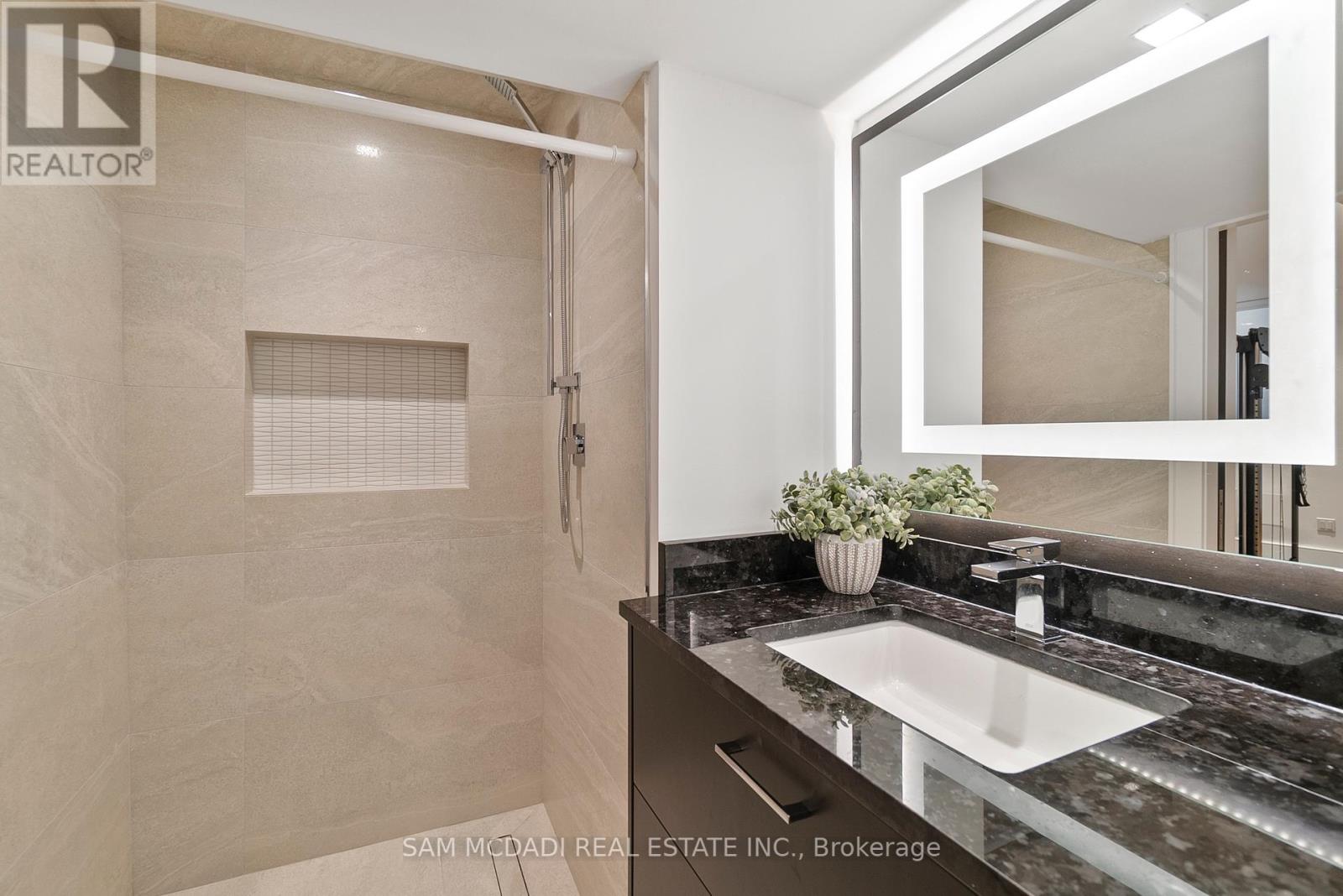 Photo 33 of 2488 Lakeshore Road E, Oakville ON