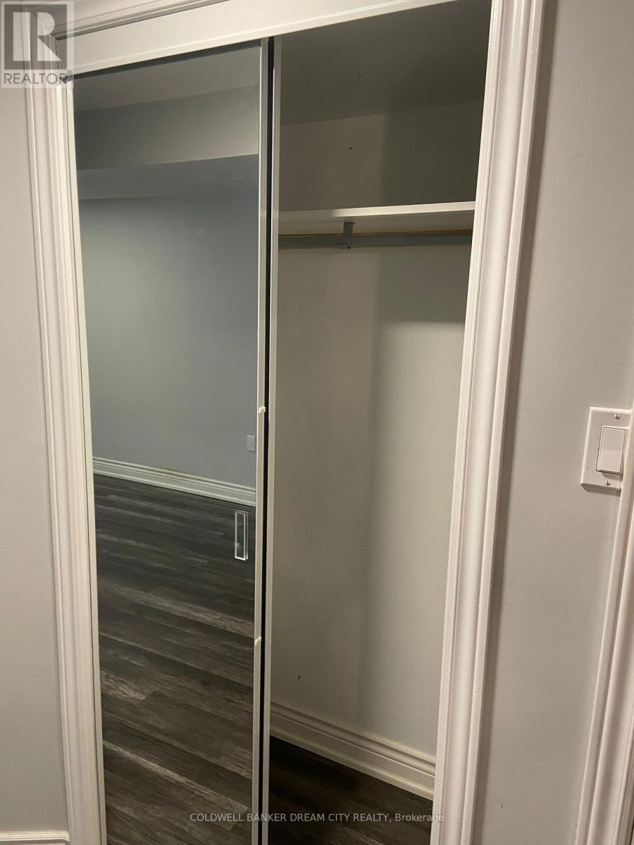 Photo 17 of 46 Chalkfarm Basement Crescent, Brampton ON