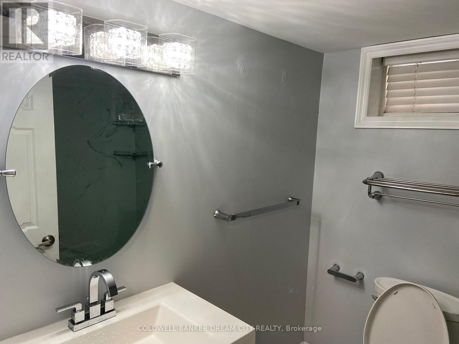 Photo 7 of 46 Chalkfarm Basement Crescent, Brampton ON