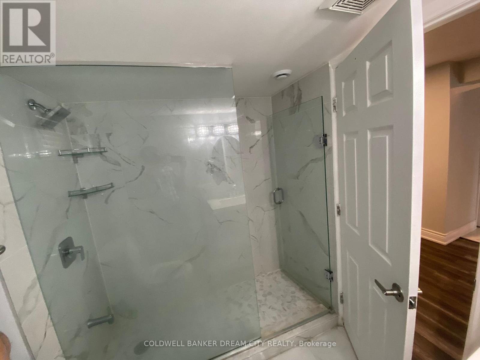 Photo 2 of 46 Chalkfarm Basement Crescent, Brampton ON