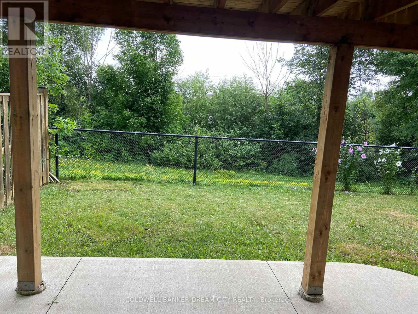 Photo 10 of 46 Chalkfarm Basement Crescent, Brampton ON