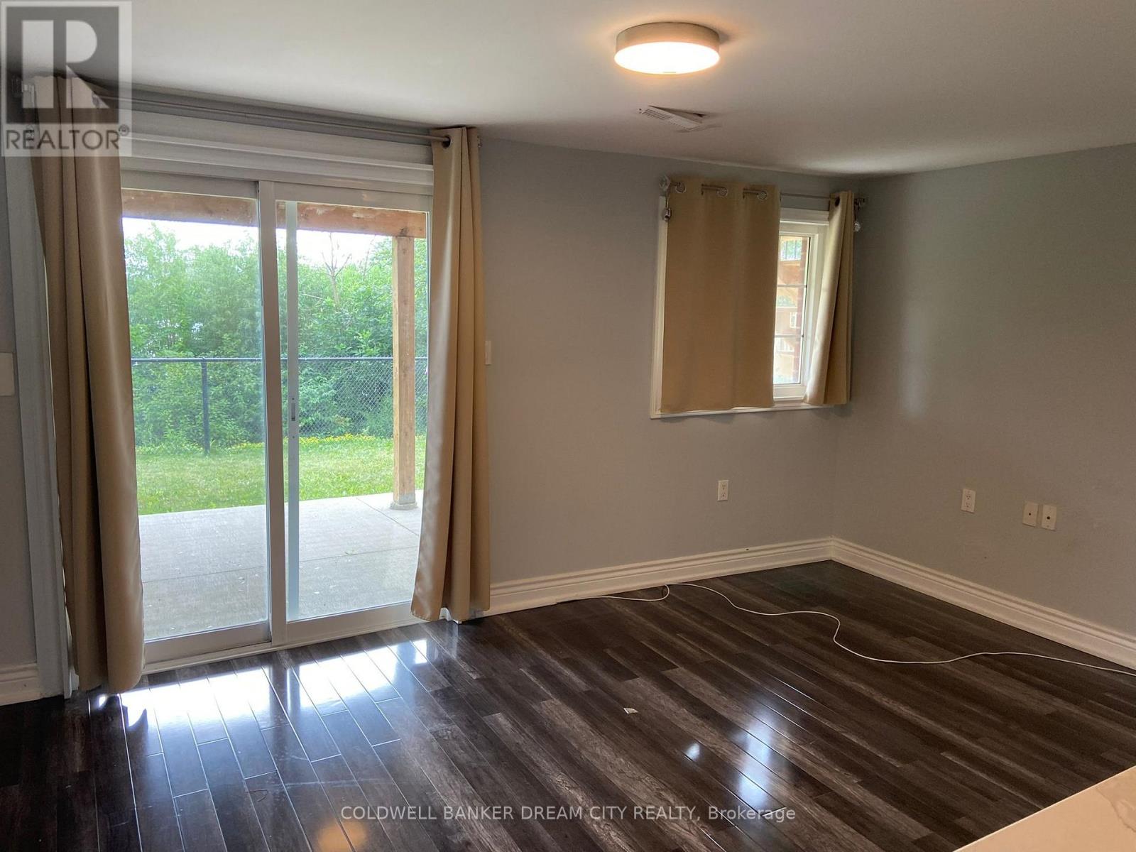 Photo 13 of 46 Chalkfarm Basement Crescent, Brampton ON
