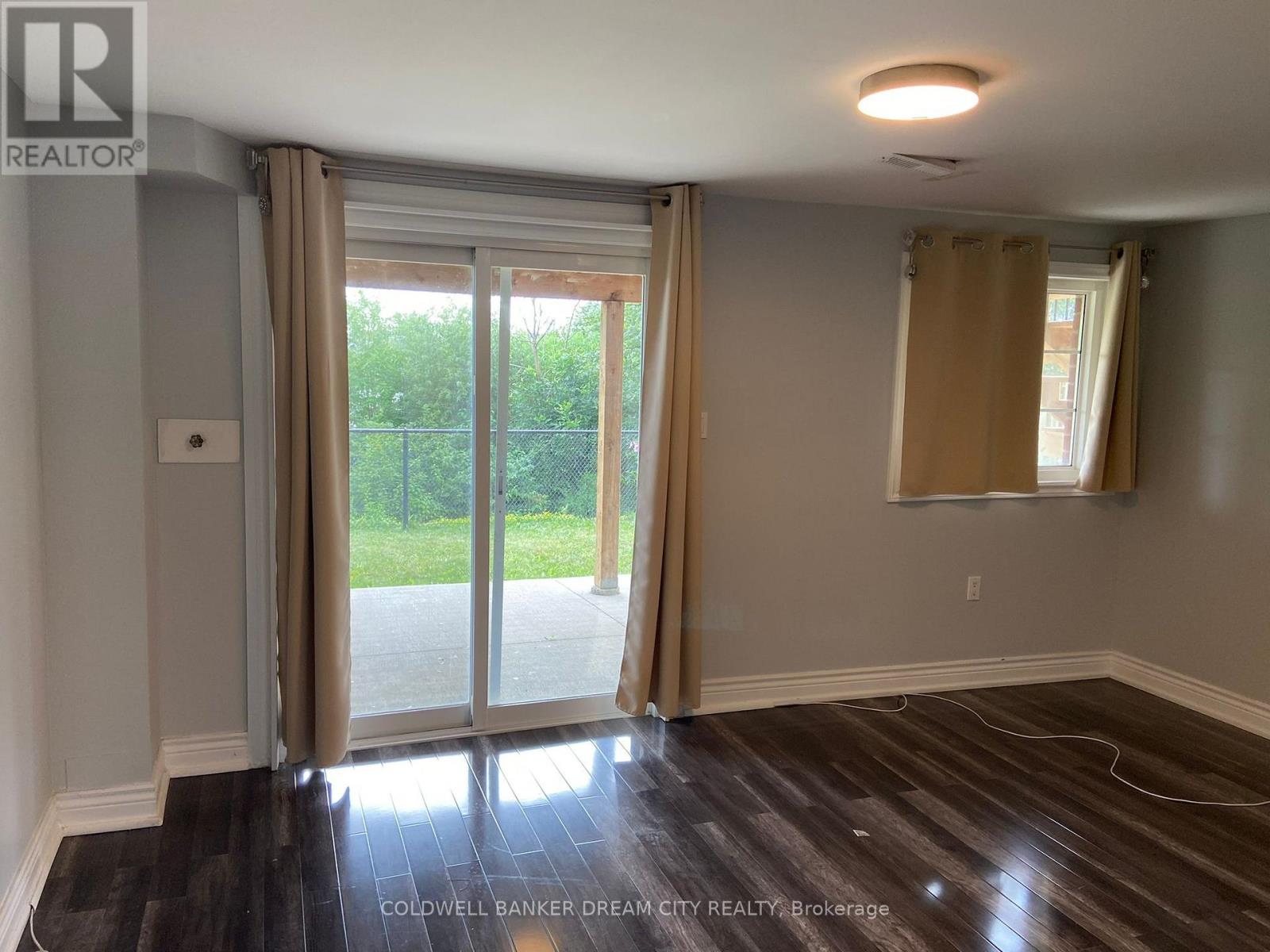 Photo 5 of 46 Chalkfarm Basement Crescent, Brampton ON