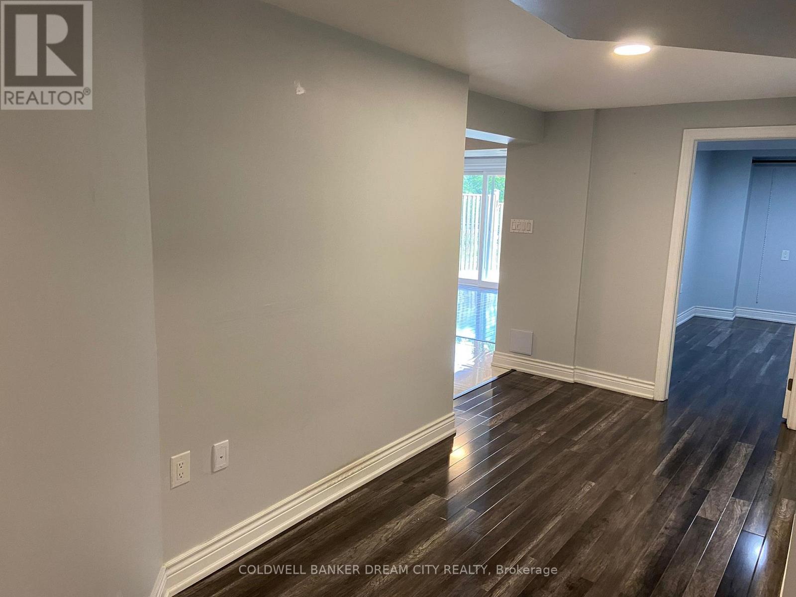 Photo 8 of 46 Chalkfarm Basement Crescent, Brampton ON
