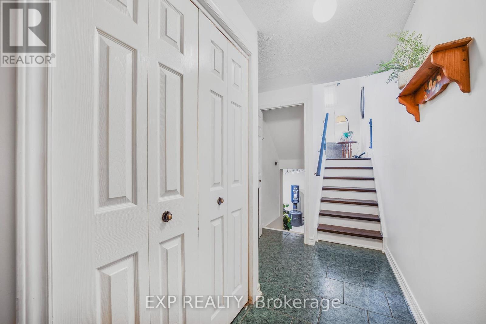 Photo 27 of 136 Darras Court, Brampton ON