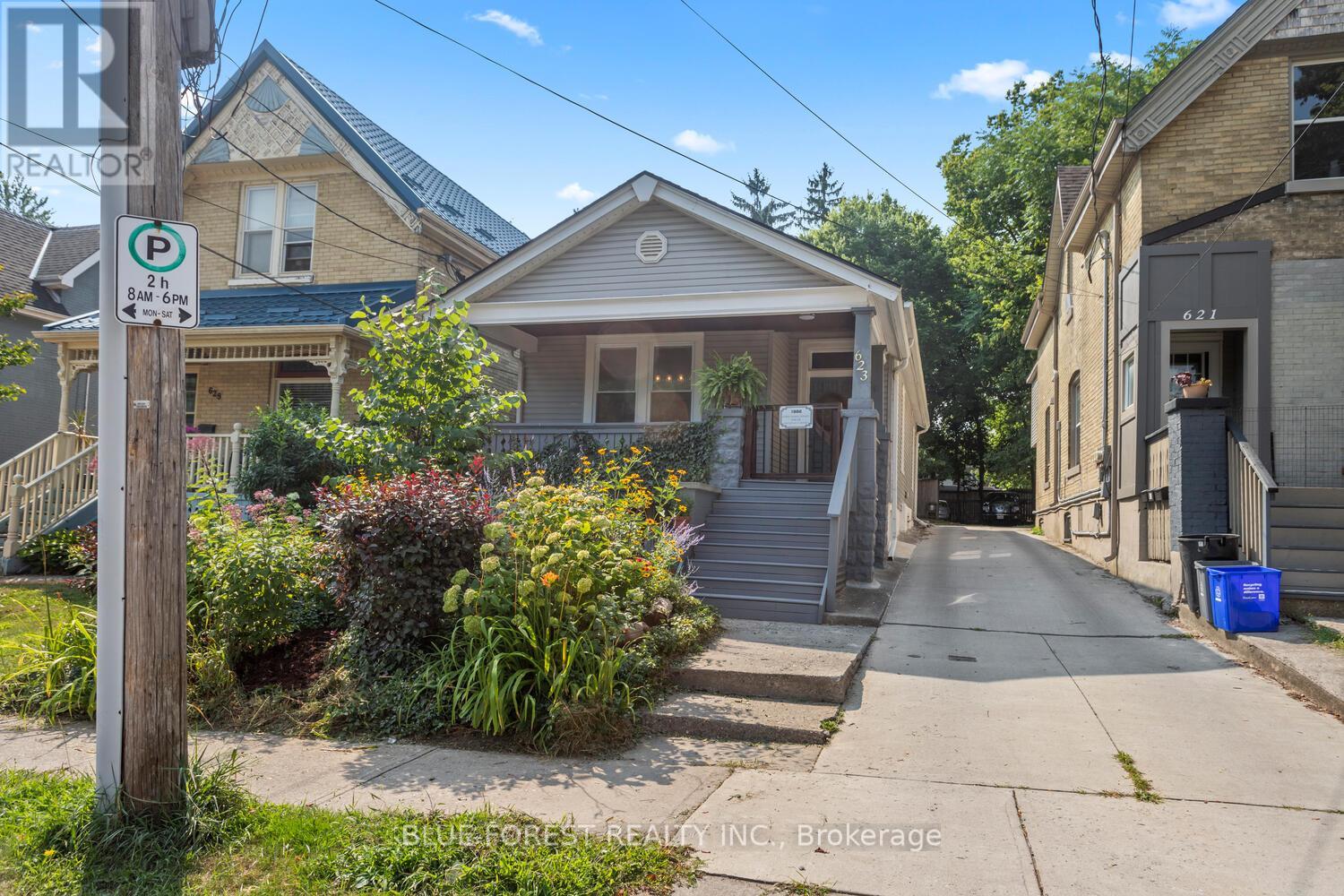 Photo 2 of 623 Dufferin Avenue, London East ON