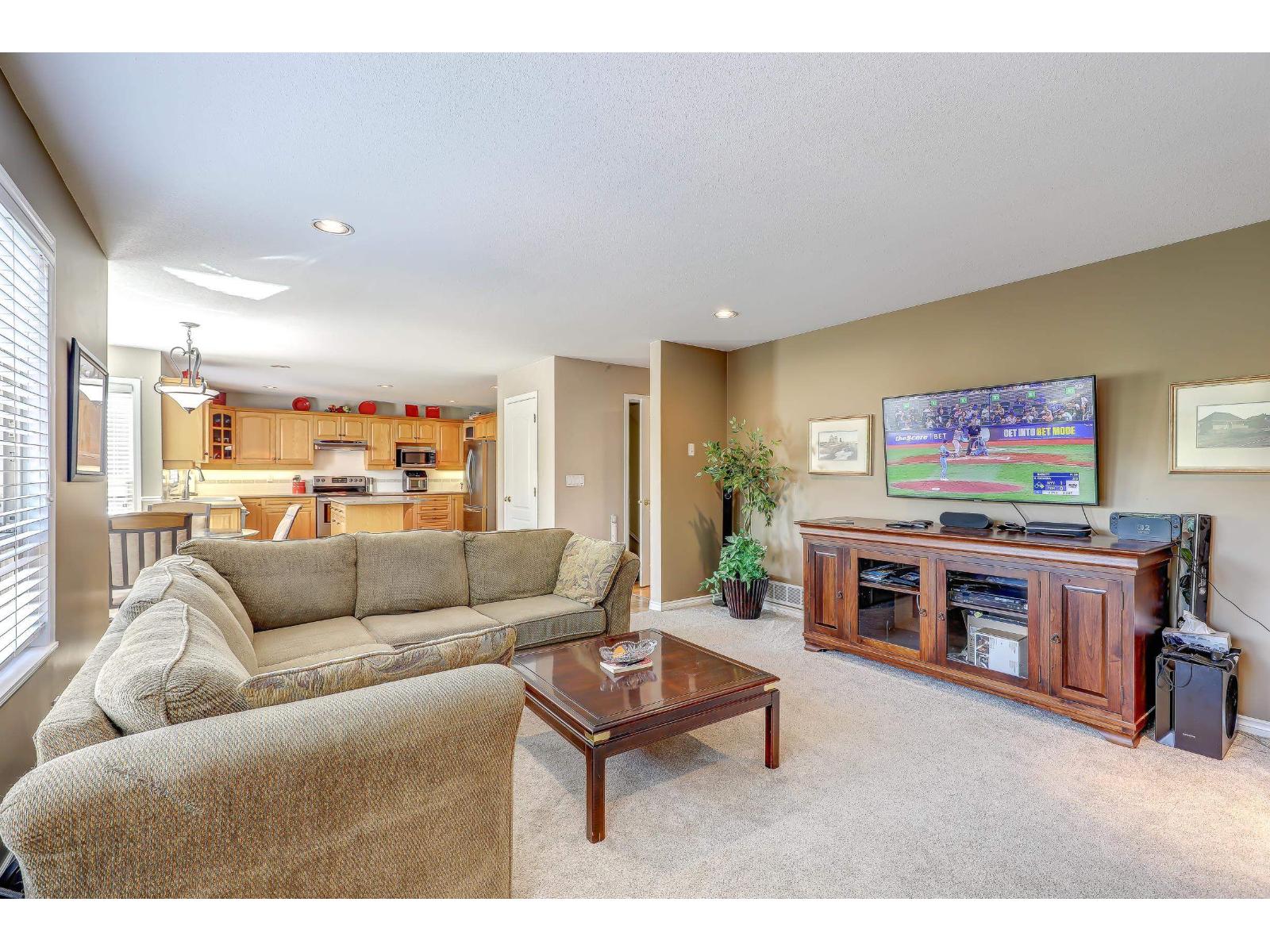 Photo 11 of 16932 60 A Avenue, Surrey BC