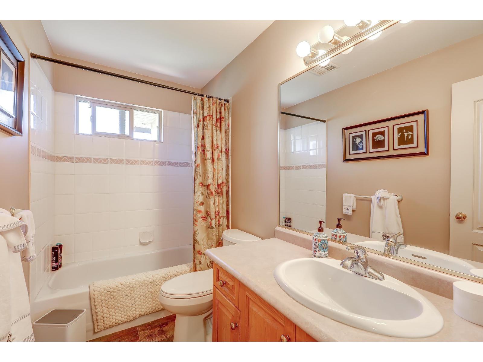 Photo 25 of 16932 60 A Avenue, Surrey BC