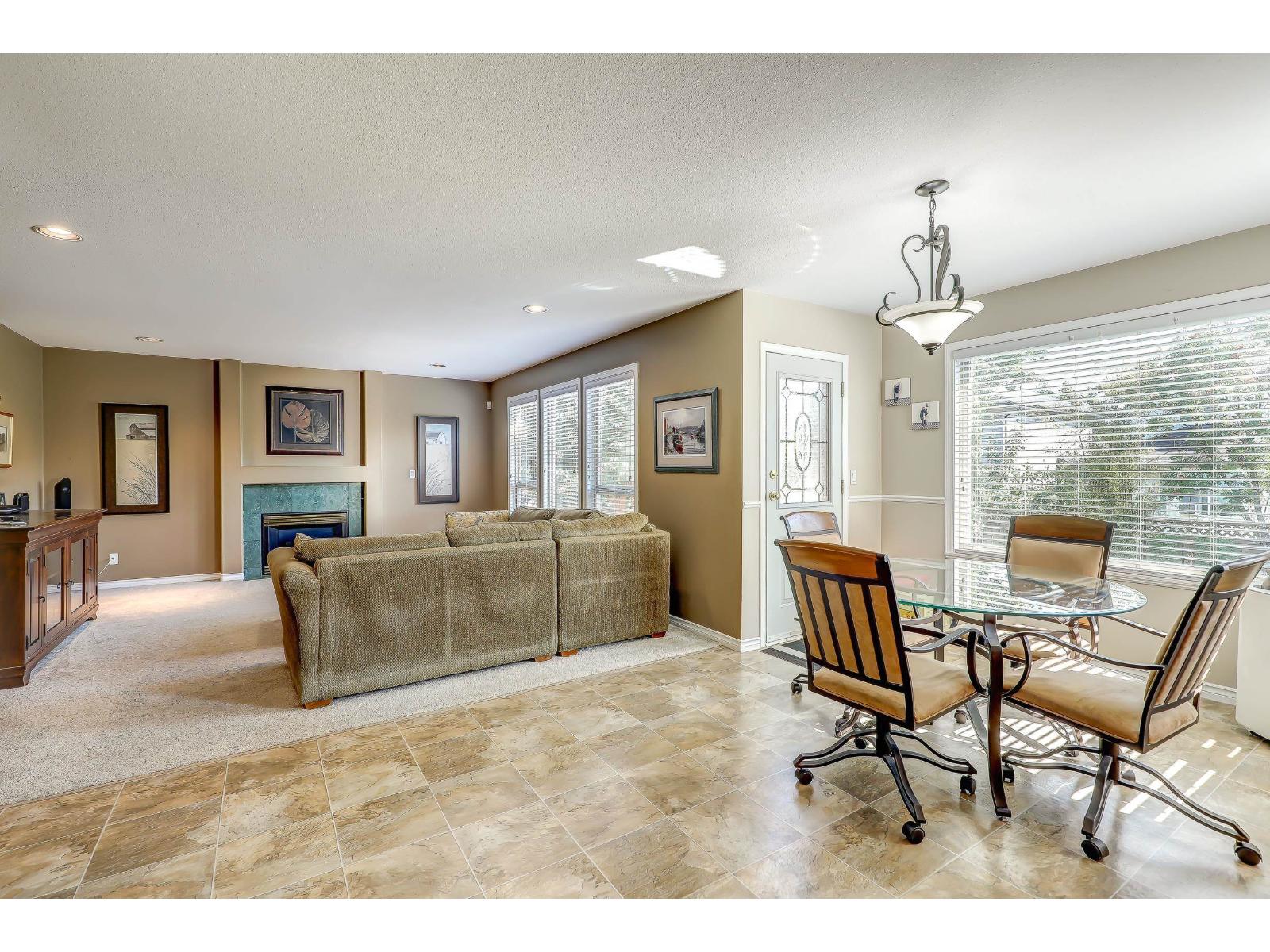 Photo 9 of 16932 60 A Avenue, Surrey BC