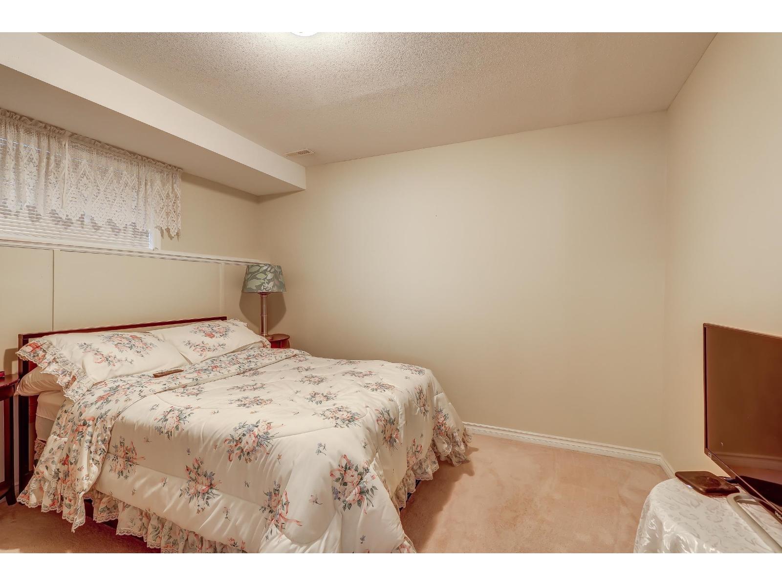 Photo 35 of 16932 60 A Avenue, Surrey BC