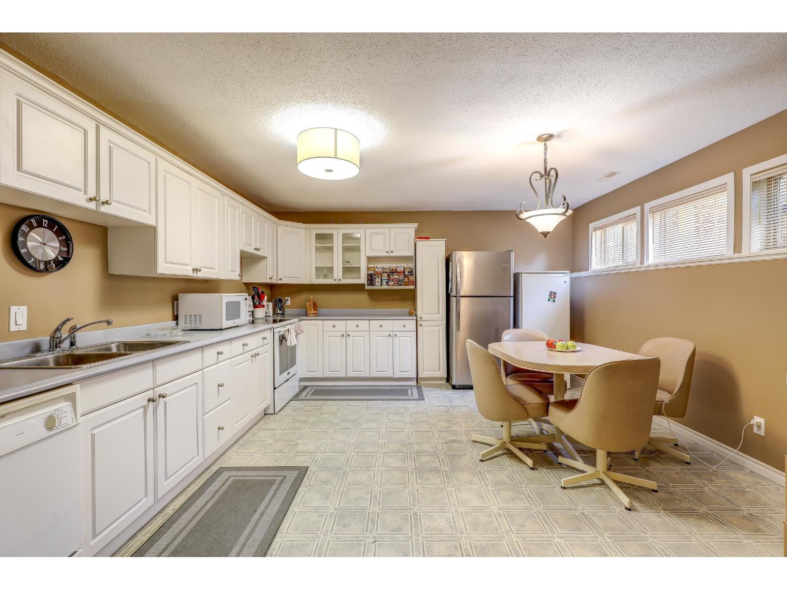 Photo 33 of 16932 60 A Avenue, Surrey BC