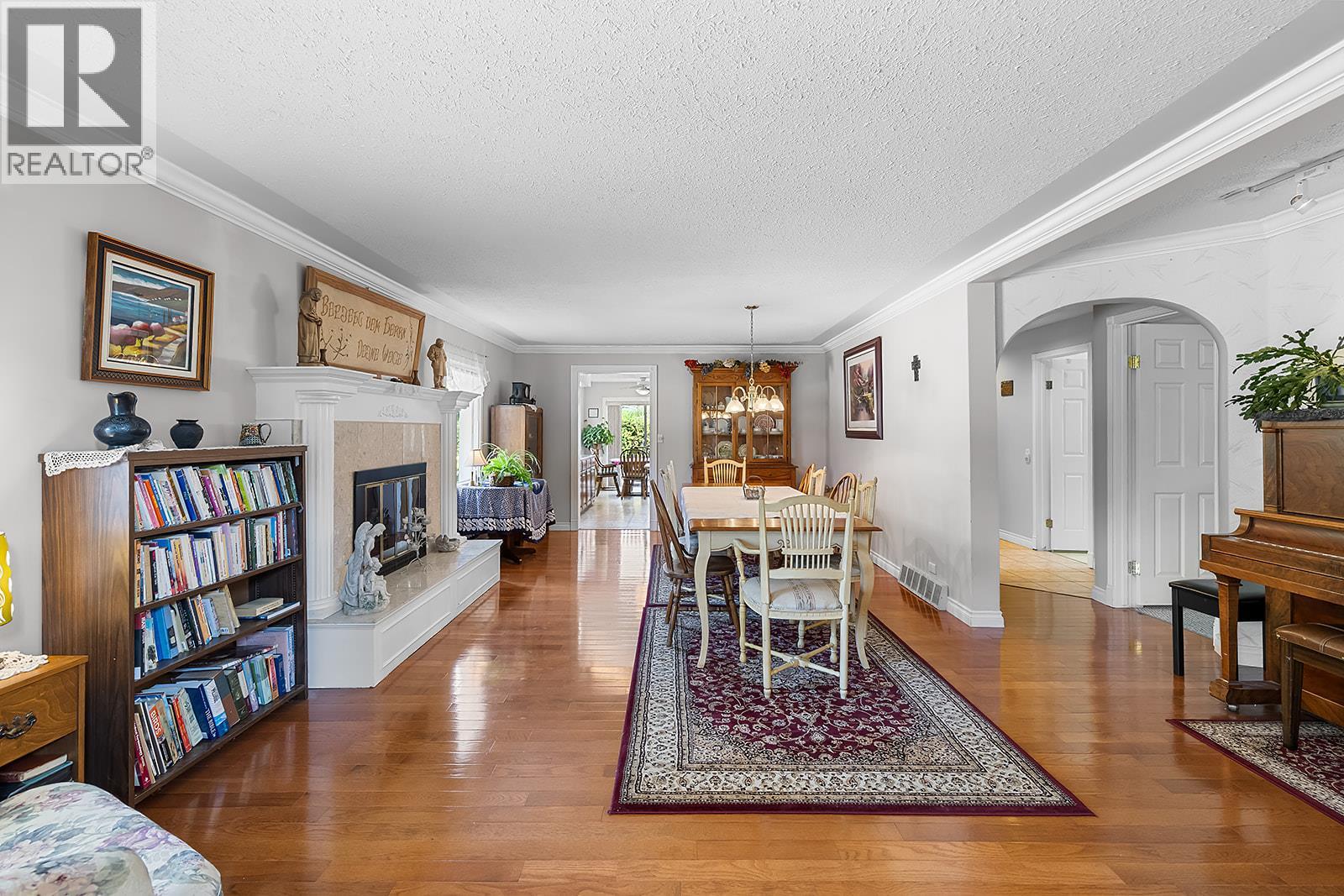 Photo 10 of 2103 Ash Street, Creston BC