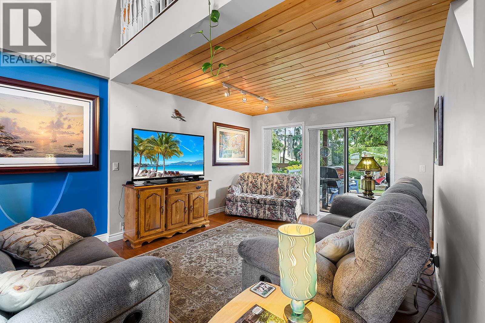 Photo 7 of 2103 Ash Street, Creston BC