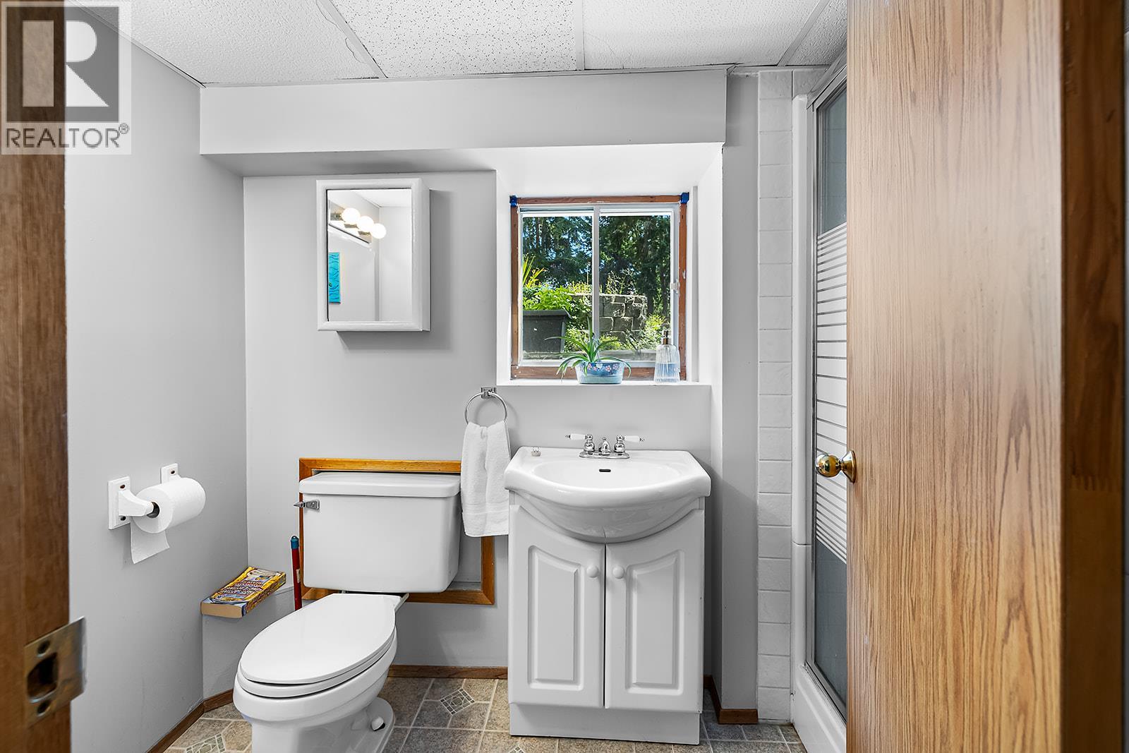 Photo 36 of 2103 Ash Street, Creston BC