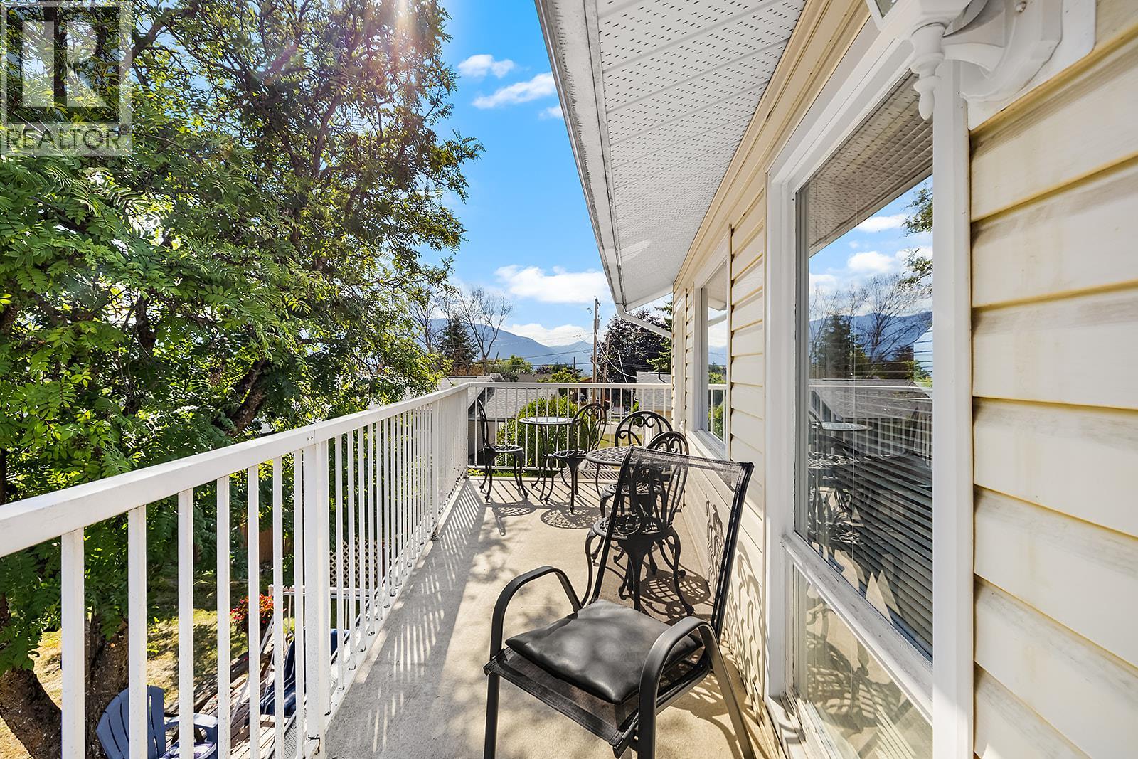 Photo 2 of 2103 Ash Street, Creston BC