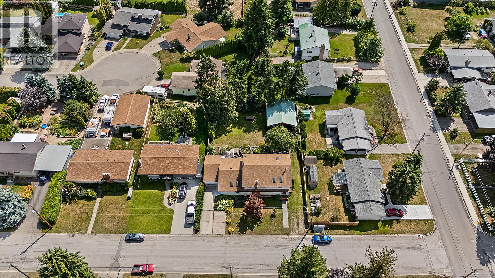 Photo 33 of 2103 Ash Street, Creston BC