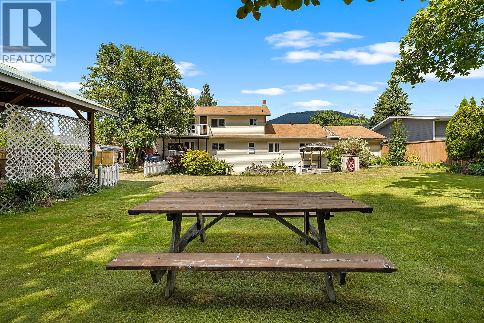 Photo 34 of 2103 Ash Street, Creston BC