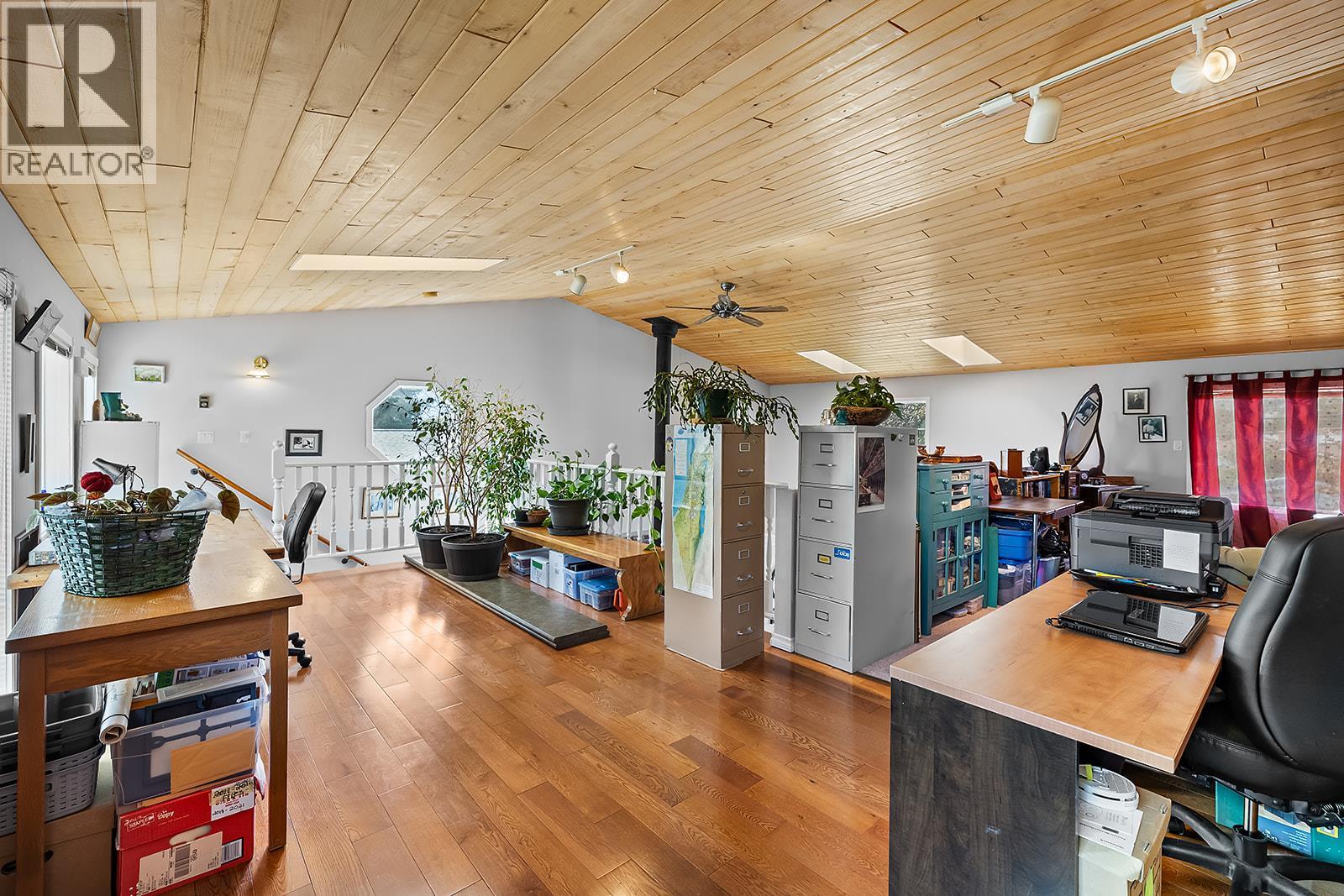 Photo 11 of 2103 Ash Street, Creston BC