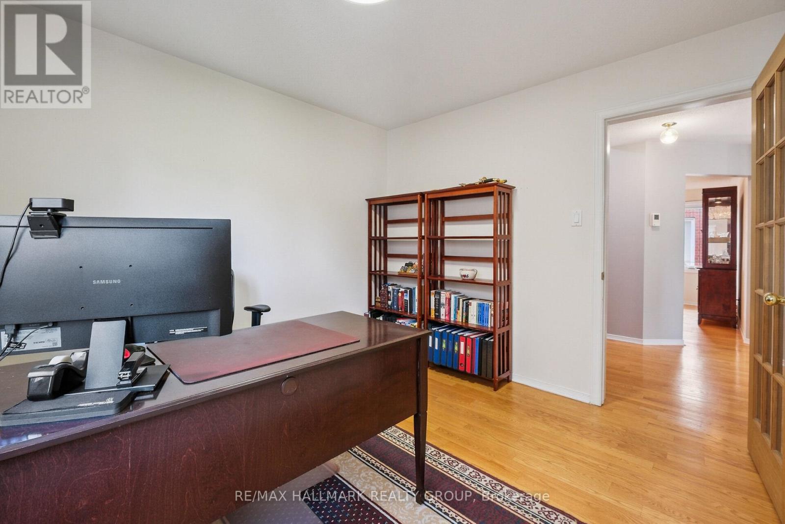 Photo 14 of 3034 Courtyard Crescent, Ottawa ON