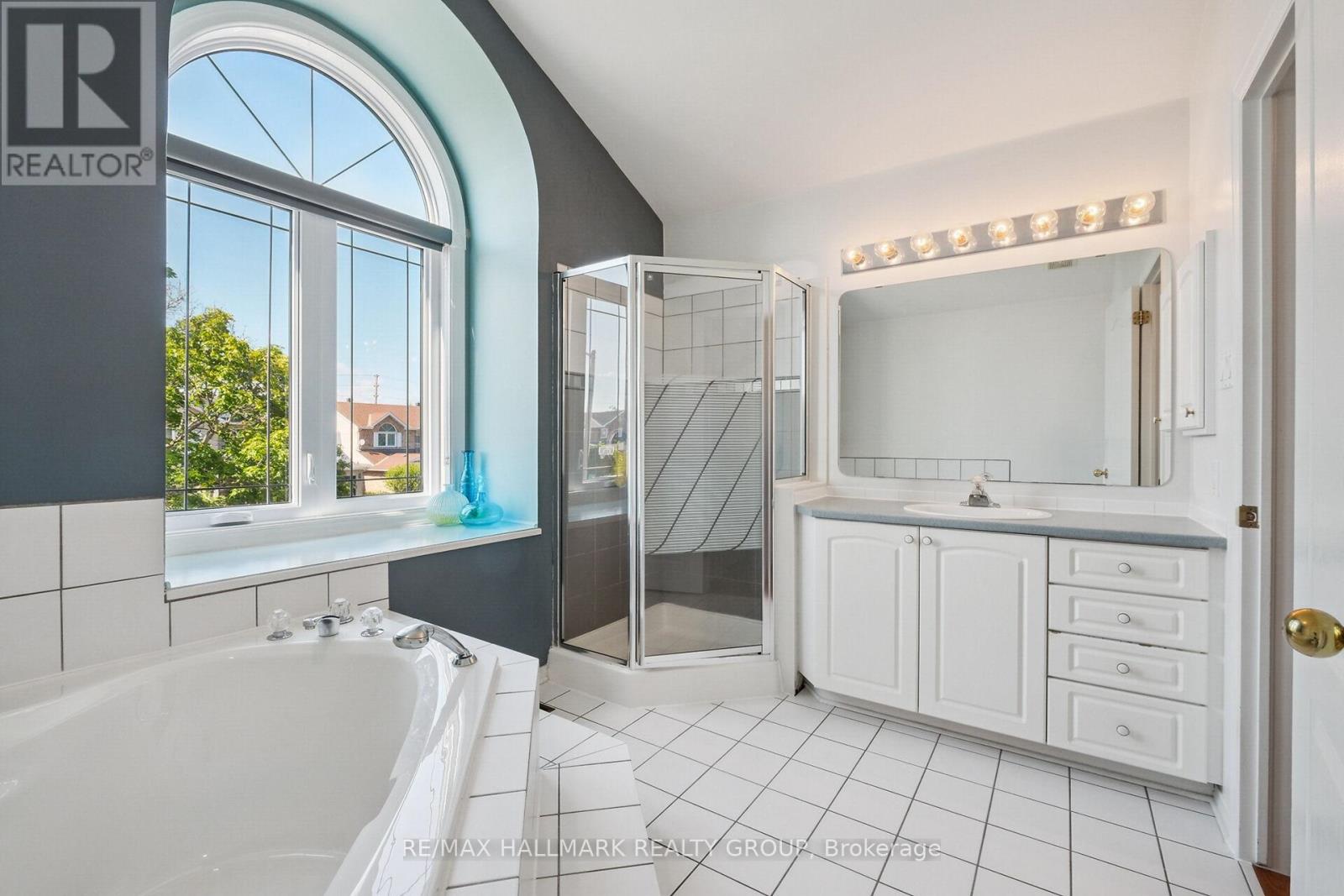 Photo 20 of 3034 Courtyard Crescent, Ottawa ON