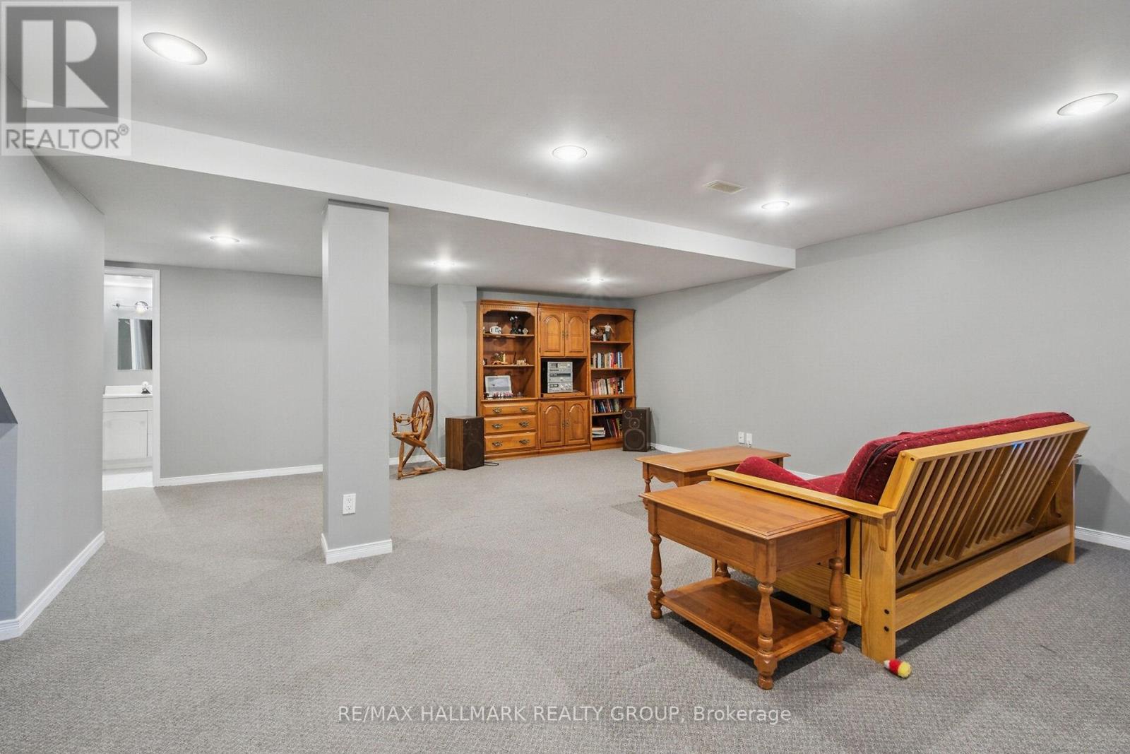 Photo 25 of 3034 Courtyard Crescent, Ottawa ON