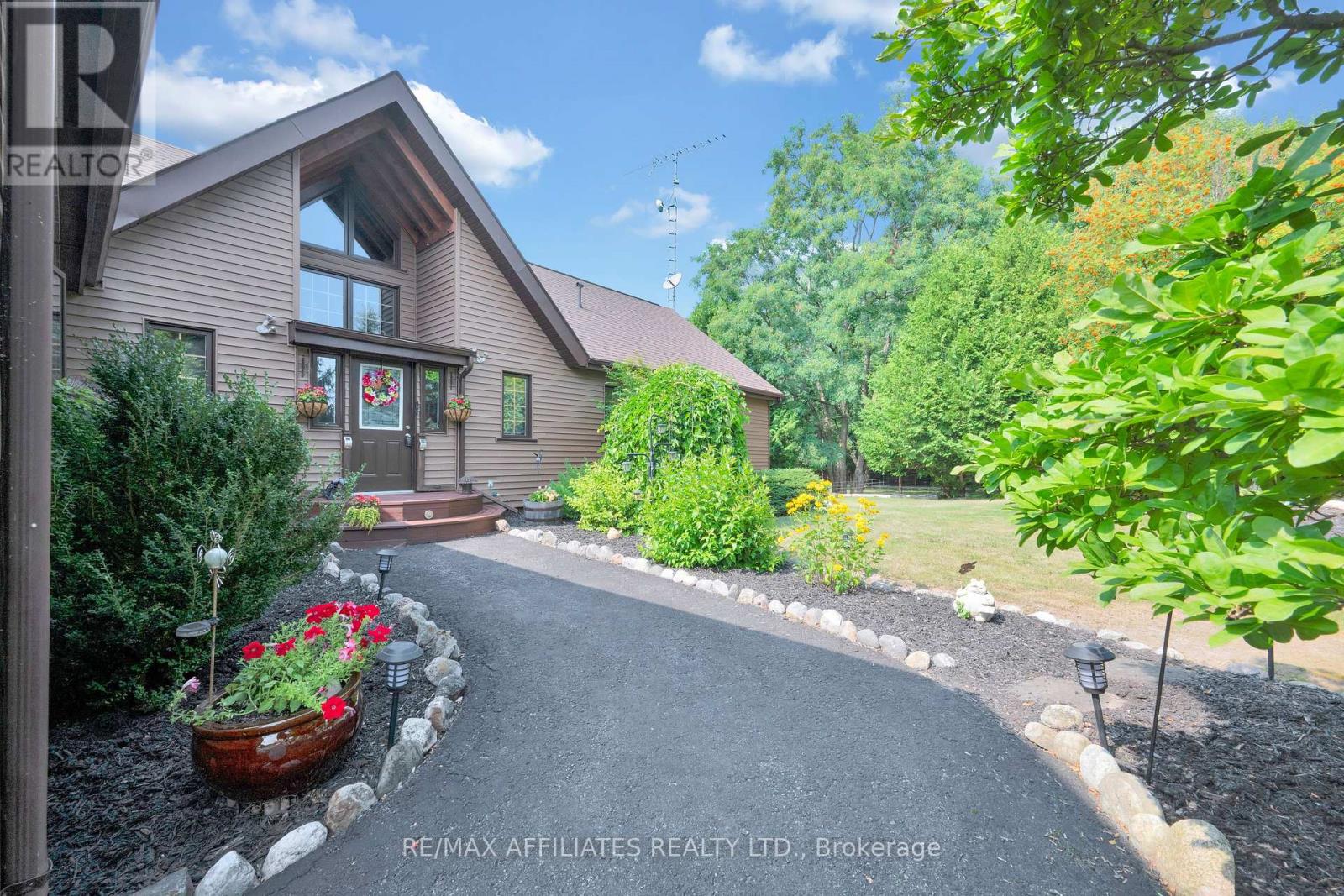 Photo 25 of 51 Mountain View Lane, Rideau Lakes ON