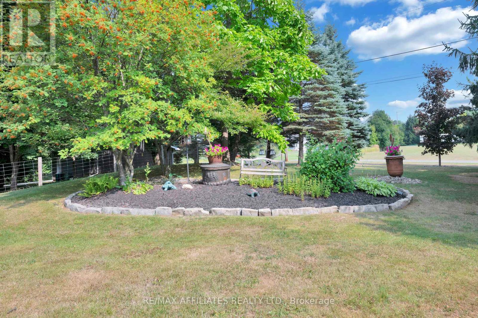 Photo 31 of 51 Mountain View Lane, Rideau Lakes ON