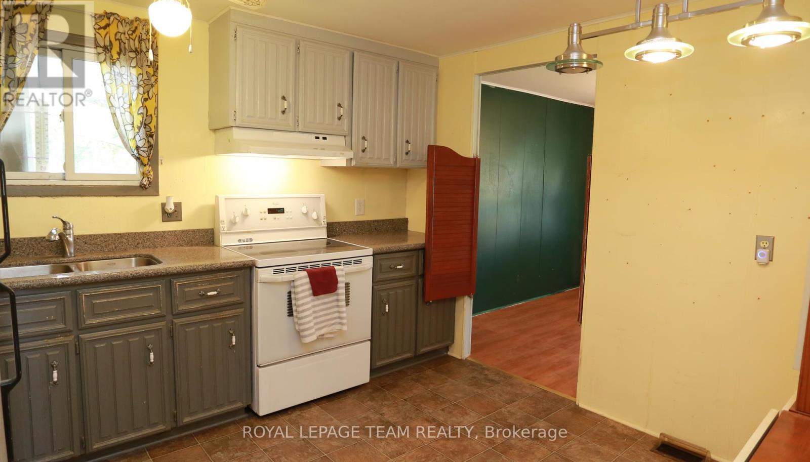 Photo 12 of 3 Fringewood Drive, Ottawa ON