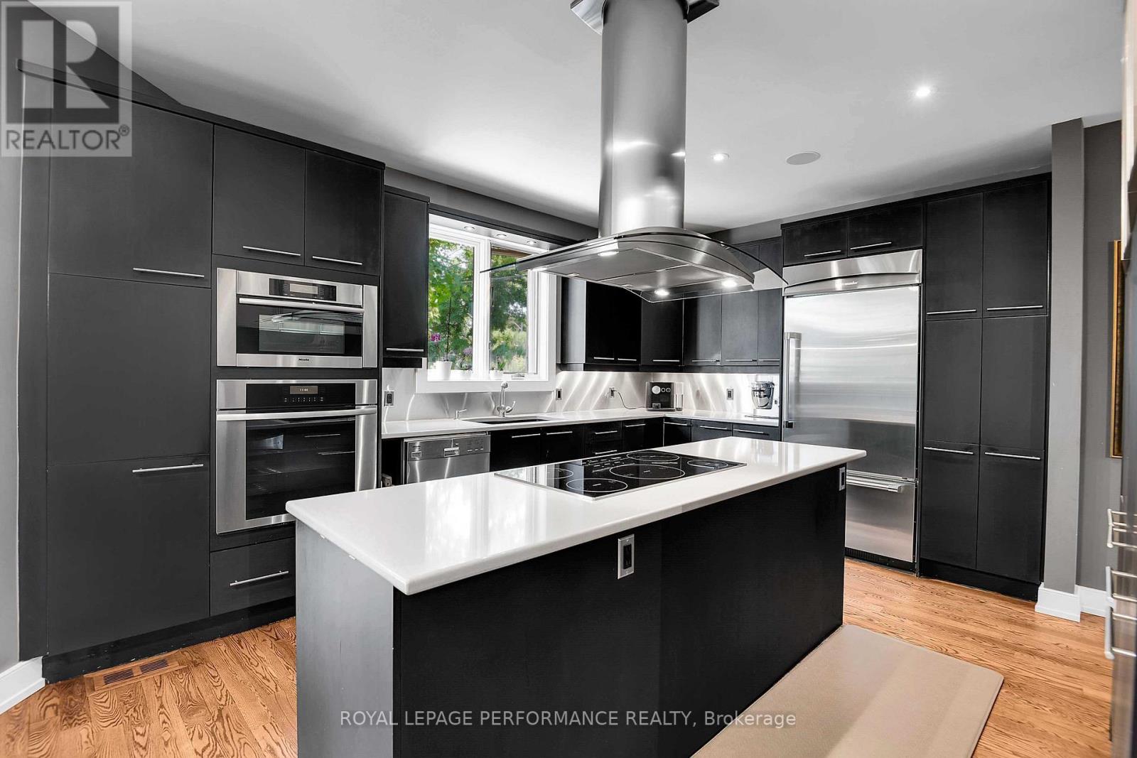 Photo 4 of 805 Kingsmere Avenue, Ottawa ON