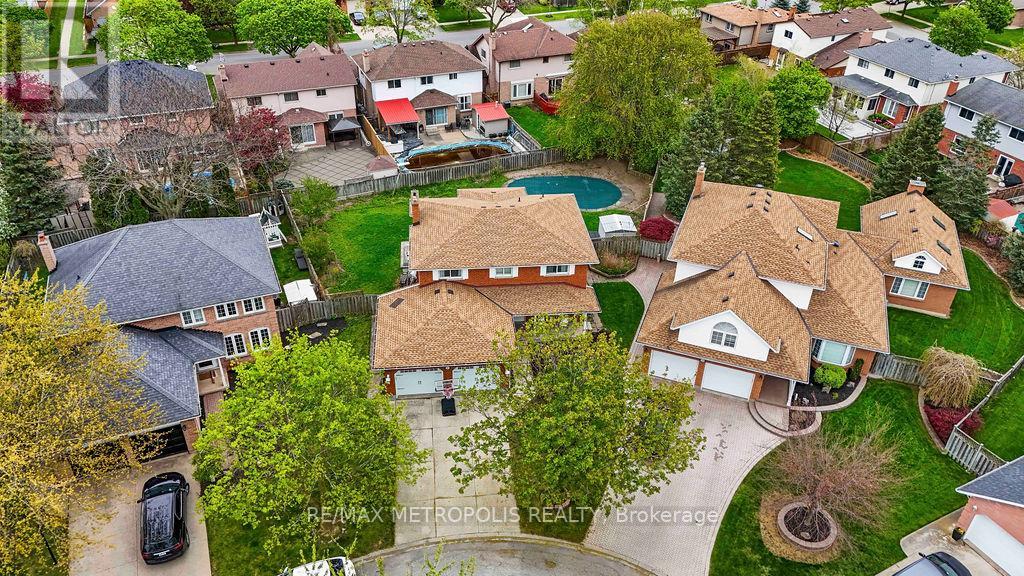 Photo 11 of 21 Walters Court, St Catharines ON