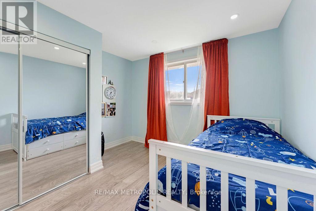 Photo 3 of 21 Walters Court, St Catharines ON