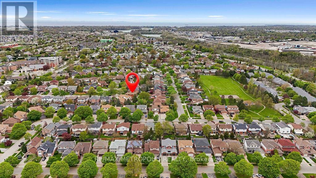Photo 13 of 21 Walters Court, St Catharines ON