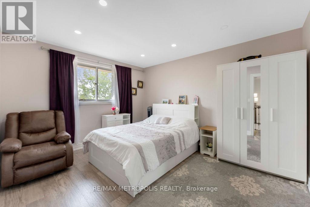 Photo 21 of 21 Walters Court, St Catharines ON