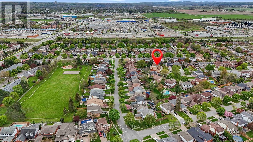 Photo 12 of 21 Walters Court, St Catharines ON