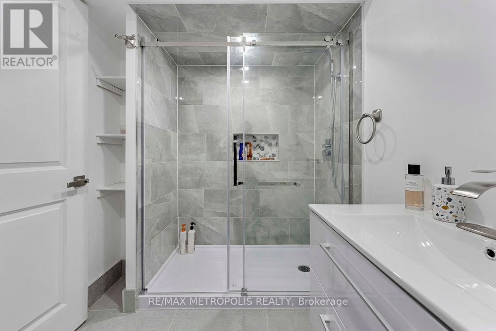 Photo 16 of 21 Walters Court, St Catharines ON