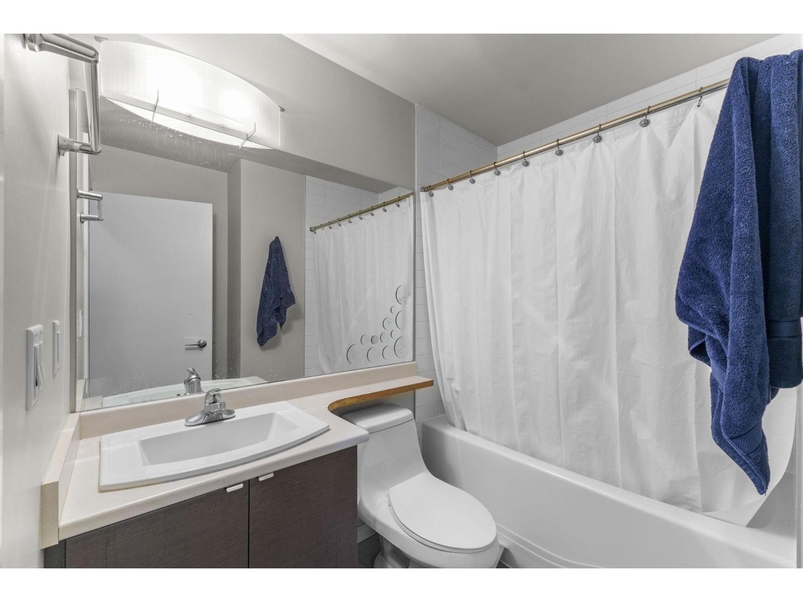 Photo 18 of 425 13733 107 A Avenue, Surrey BC