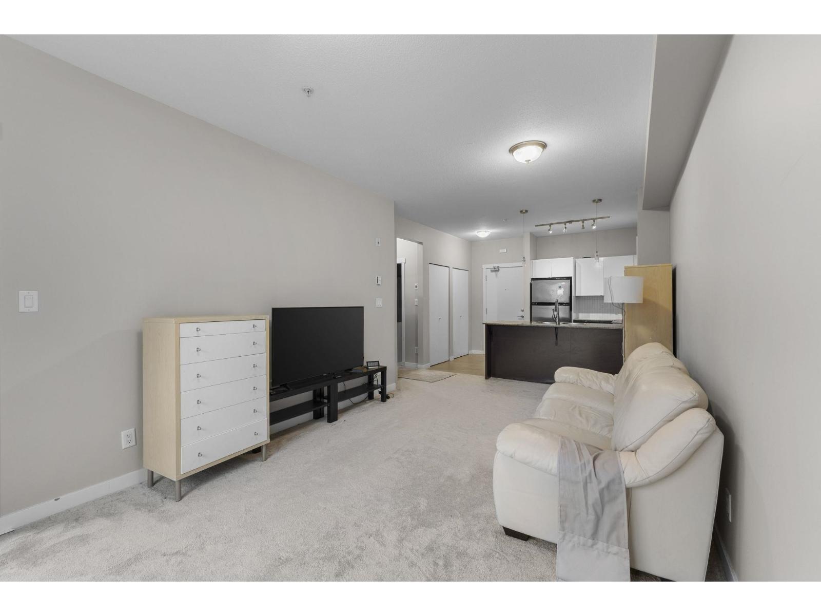 Photo 6 of 425 13733 107 A Avenue, Surrey BC