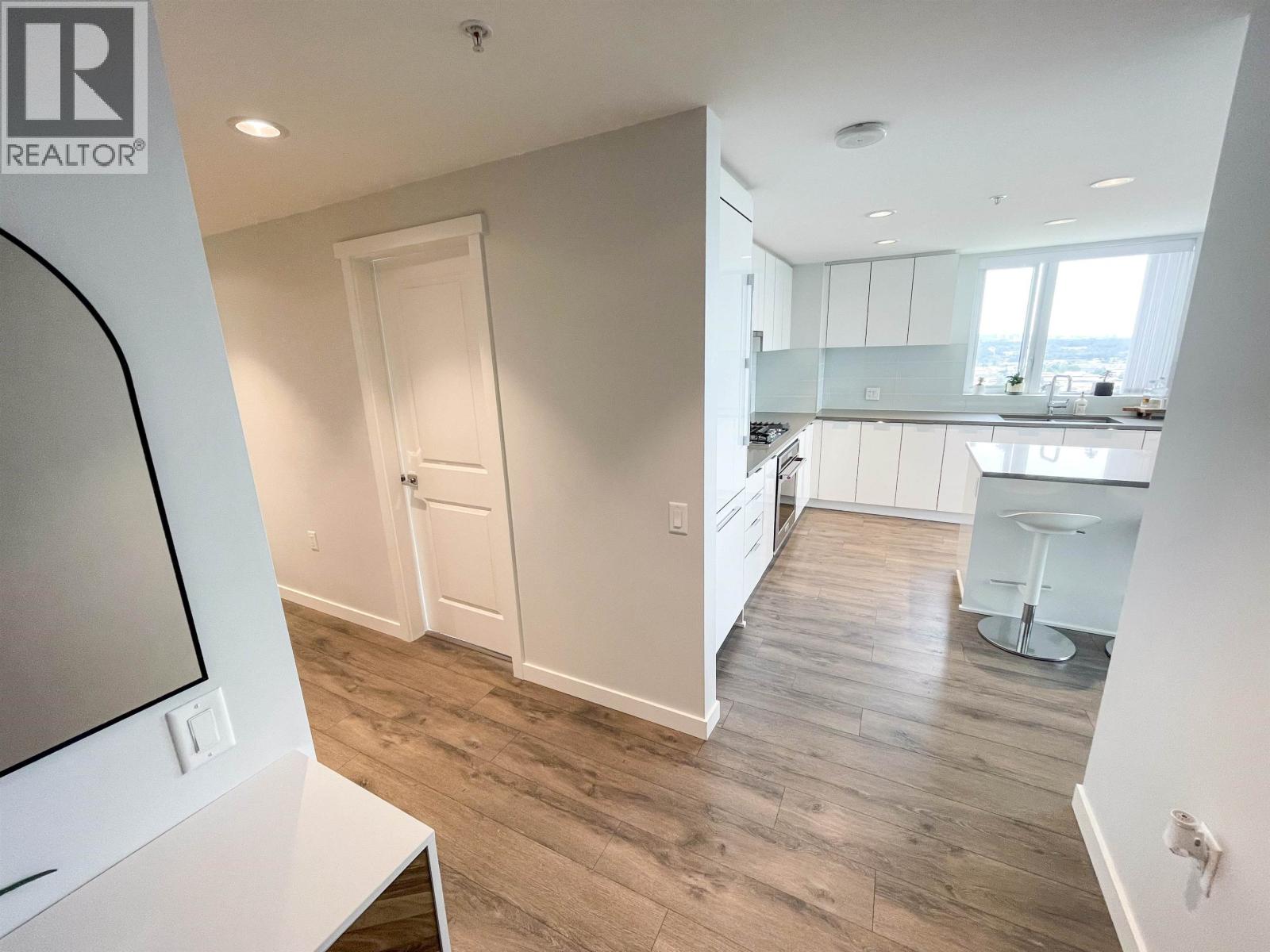 Photo 3 of 2901 2388 Madison Avenue, Burnaby BC