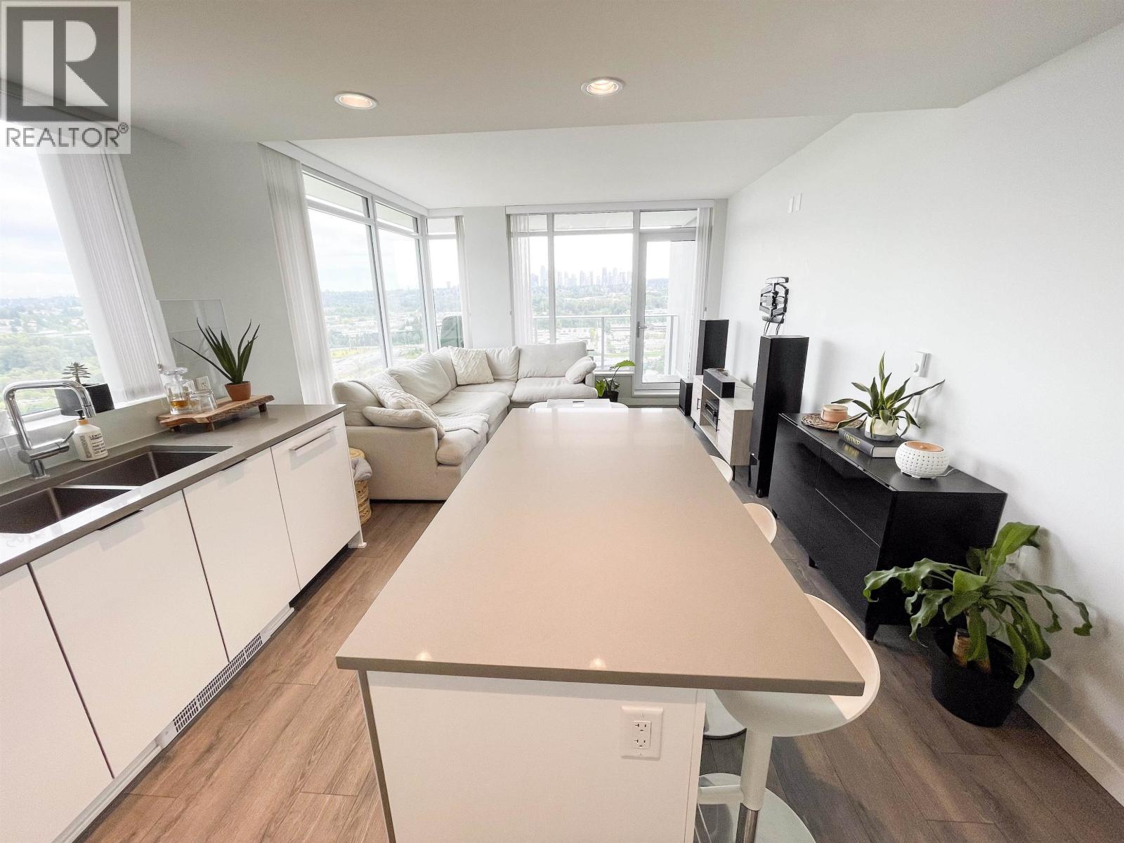 Photo 6 of 2901 2388 Madison Avenue, Burnaby BC