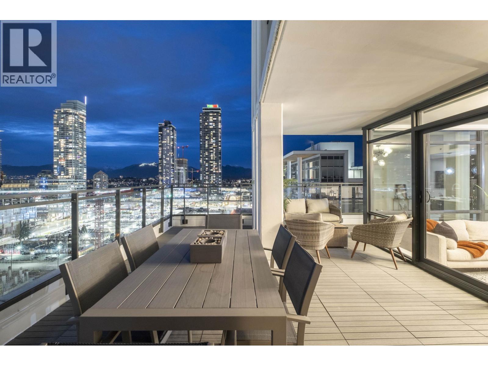 Photo 3 of 2703 2378 Alpha Avenue, Burnaby BC