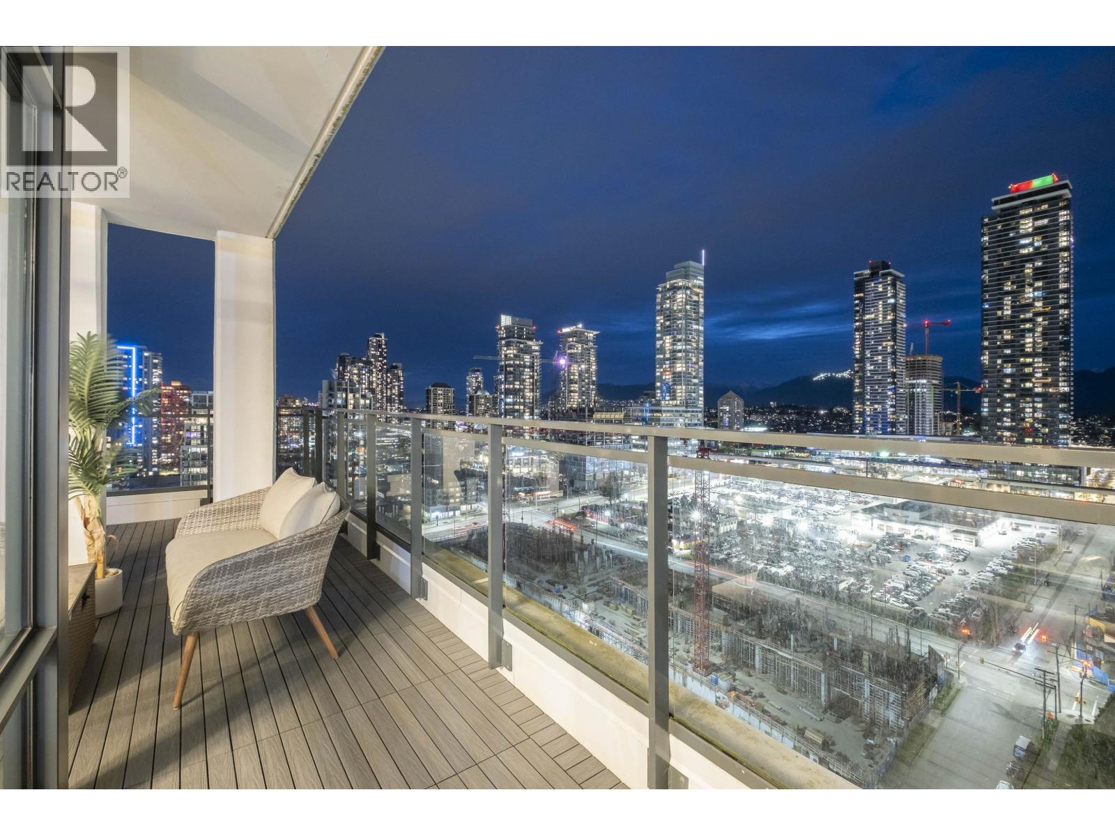 Photo 5 of 2703 2378 Alpha Avenue, Burnaby BC