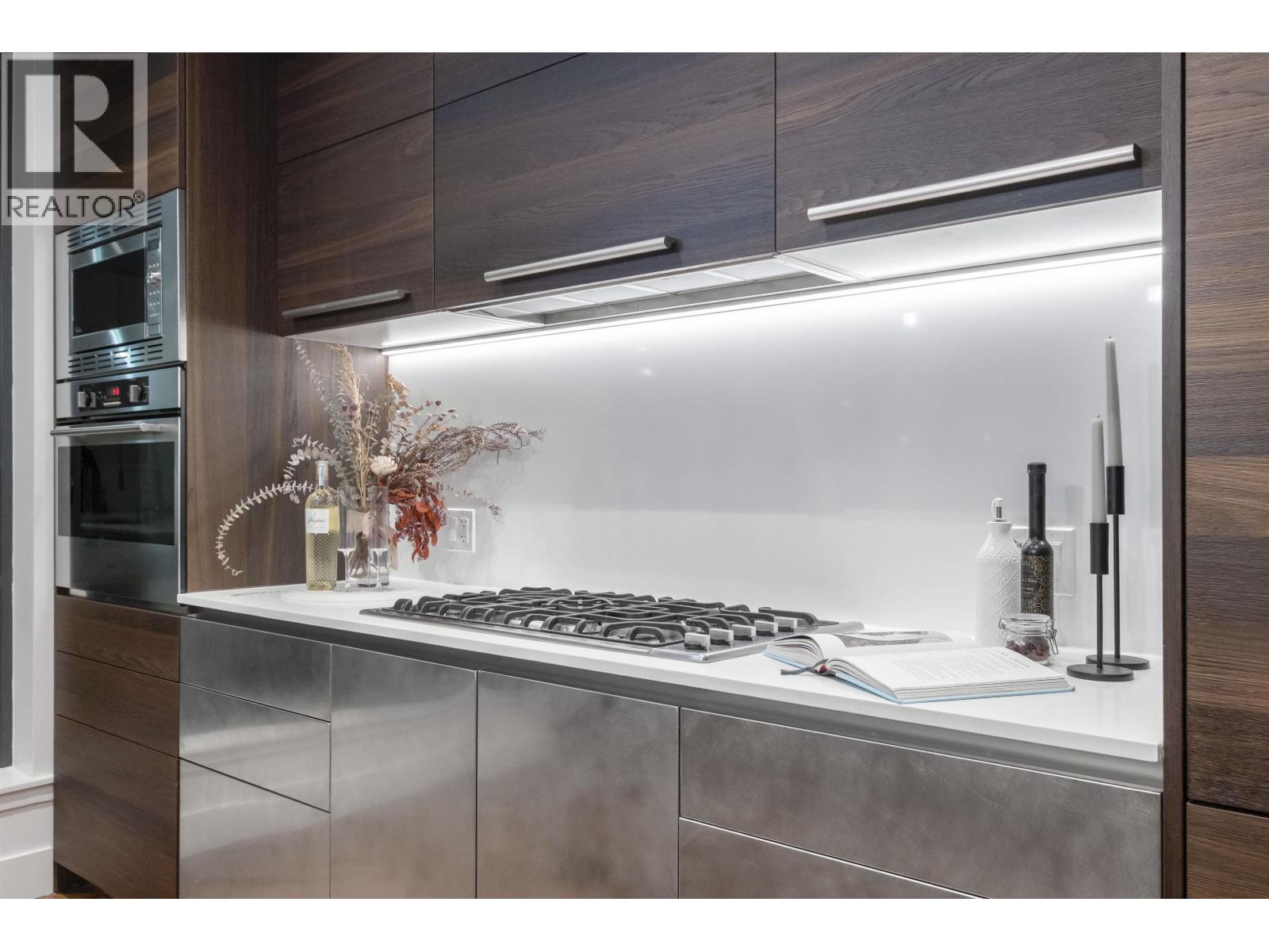 Photo 9 of 2703 2378 Alpha Avenue, Burnaby BC